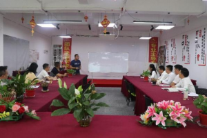 心存感恩，，，，，，一路同行——新竹高于旧竹枝，，，，，，全凭老干为扶持